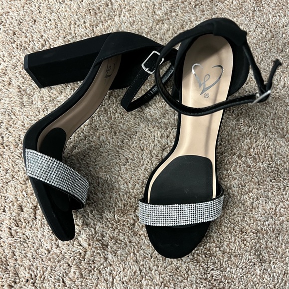 Windsor heels - Picture 3 of 3